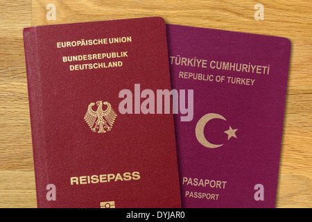 Passeport allemand et turc, la double citoyenneté, Deutscher und doppelte Staatsbürgerschaft türkischer pass, Banque D'Images