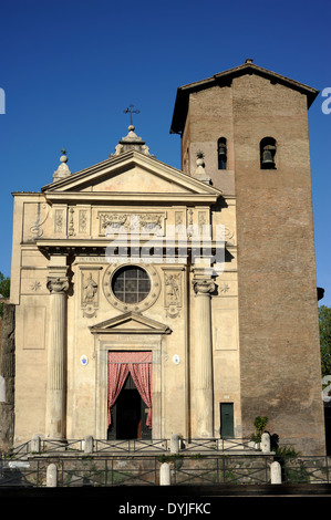 Italie, Rome, église de San Nicola à Carcere, façade de Giacomo della Porta Banque D'Images