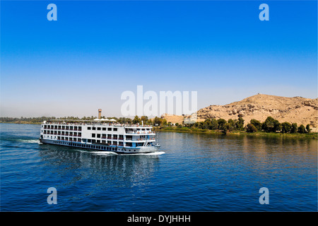 Une croisière sur le Nil est commun dans le cadre d'un voyage en Egypte, Eine Kreuzfahrt auf dem Kreuzfahrtschiff ; nul ; Banque D'Images