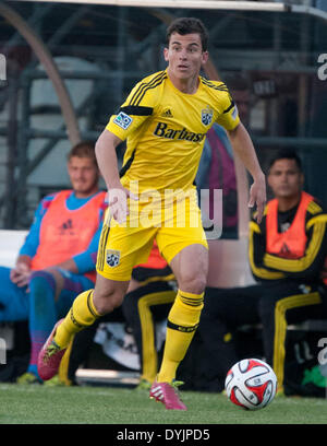 Columbus, Ohio. 19 avril, 2014- milieu de Columbus Crew Bernardo Anor ressemble à passer dans le match contre DC United samedi. Banque D'Images