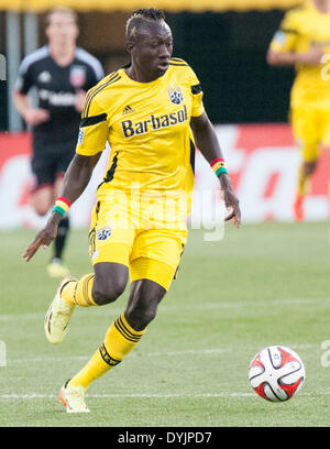 Columbus, Ohio. 19 avril, 2014- Columbus Crew Dominic Oduro dribbles avant le match contre DC United samedi. Banque D'Images