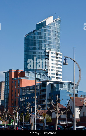 Rouge à lèvres immeuble tower Plaza GUNWHARF QUAYS Banque D'Images