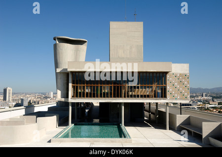 Toit-terrasse de la Cité Radieuse brutaliste & moderniste ou unité d'habitation (Logement) par Le Corbusier Marseille France Banque D'Images