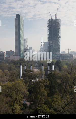 Vue sur le Paseo de la Reforma de château de Chapultepec Banque D'Images