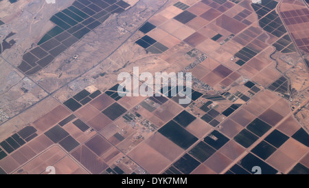 Domaine agricole irriguée de l'antenne dans le désert près de Phoenix en Arizona Banque D'Images