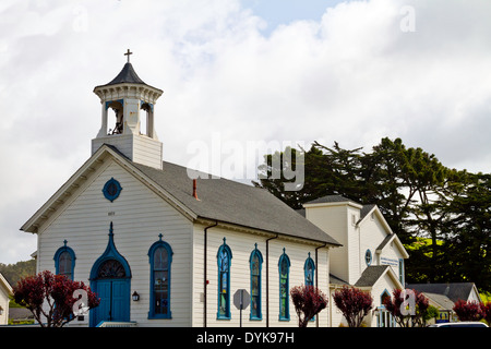 Église de campagne à Half Moon Bay, Californie, USA. Banque D'Images