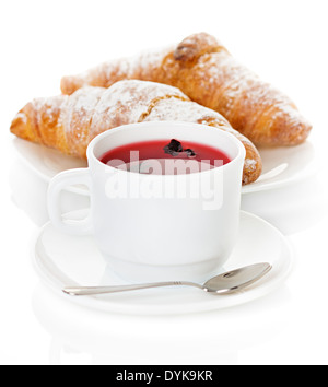 Tasse de thé et des croissants d'hibiscus Banque D'Images