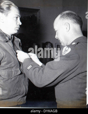 Cette image montre le 125e Escadron de liaison pendant la seconde Guerre mondiale, une unité qui a fourni un soutien essentiel pour les opérations militaires, y compris la reconnaissance et la communication, à l'aide d'avions légers. Banque D'Images