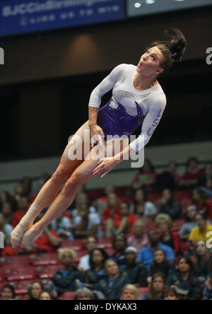 Birmingham, Alabama, USA. Apr 20, 2014. 20 avril 2014 : la LSU Rheagan Courville effectue sa vault au cours de l'épreuve individuelle Finale de la NCAA 2014 Women's Gymnastics Championships au Birmingham-Jefferson Convention Complex à Birmingham, AL. Kyle Okita/CSM/Alamy Live News Banque D'Images