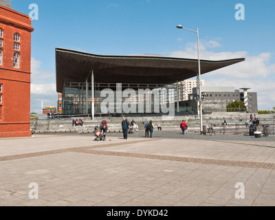 L'édifice de l'Assemblée nationale du Pays de Galles, Y Senedd, dans la baie de Cardiff Banque D'Images