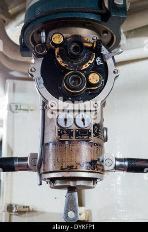 Periscope dans de vieux sous-marin S-56 memorial. La Russie. La ville de Vladivostok Banque D'Images