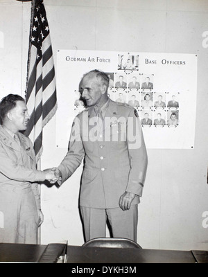 Cette image montre le 125e escadron de liaison pendant la première Guerre mondiale. Le rôle principal de l'escadron était de fournir un soutien de communication et de reconnaissance à l'armée américaine sur le théâtre européen. Banque D'Images