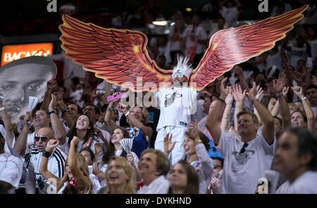 Miami, Floride, USA. Apr 20, 2014. Fans de chaleur à l'AmericanAirlines Arena de Miami, Floride le 20 avril 2014. Allen Eyestone/Le Palm Beach Post/ZUMAPRESS.com/Alamy Live News Banque D'Images