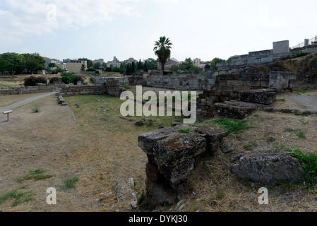 Le fossé demeure plus proche rempart porte sacrée Kerameikos Athènes Grèce moat était plein de l'eau dans l'antiquité Banque D'Images