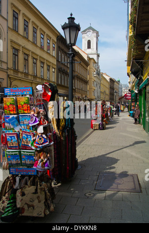 La rue Vaci utca, quartier Belvaros, Budapest, Hongrie, Europe Banque D'Images