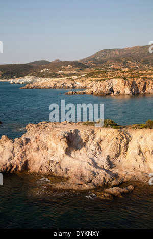 Rochers, côte ouest, île de Milos, Cyclades, Grèce, Europe Banque D'Images