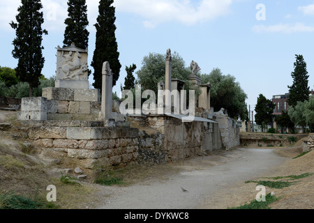 L'article Street à tombes cimetière Kerameikos qui a été le plus grand cimetière à Athènes pendant l'Antiquité la Banque D'Images