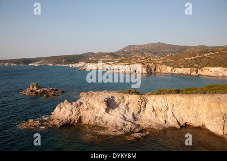 Rochers, côte ouest, île de Milos, Cyclades, Grèce, Europe Banque D'Images