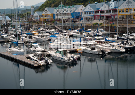 Bateaux au port Atami, préfecture de Shizuoka, Japon Banque D'Images