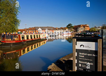 Stratford sur Avon canal se termine à Bancroft bassin dans le centre de la ville, c'est le lien entre canal et rivière Avon. Banque D'Images