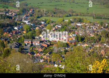 Vue sur Kinver Village depuis Kinver Edge, Staffordshire, England, UK Banque D'Images