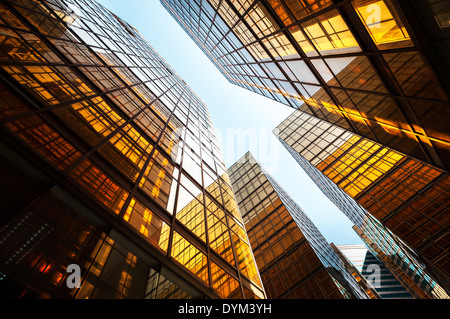 Immeuble de bureaux réfléchissant extérieur, Hong Kong Banque D'Images