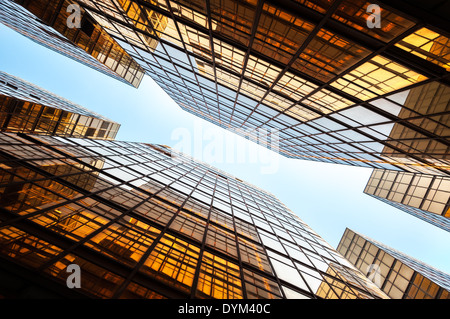 Gratte-ciel de verre en perspective, Hong Kong Banque D'Images