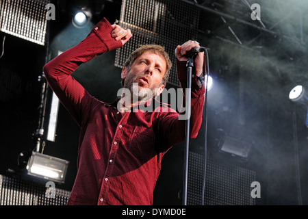 MADRID - Le 23 juin : Jonathan Donahue, Mercury Rev band fonctionne à Matadero de Madrid le 23 juin 2012 à Madrid, Espagne. Banque D'Images