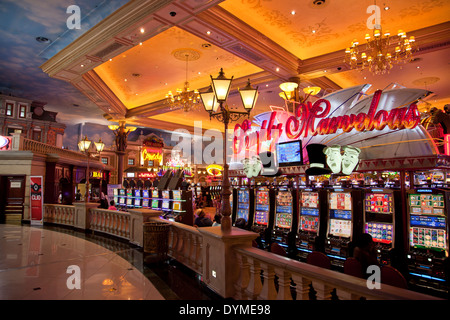 Les machines à sous de la Gold Reef City Casino et Hôtel à Johannesburg, Gauteng, Afrique du Sud, l'Afrique Banque D'Images