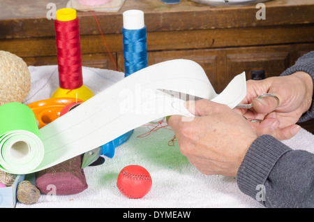 Cuir de coupe à craft sport traditionnel balls Banque D'Images