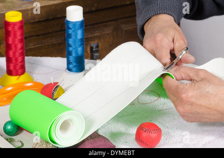 Cuir de coupe à craft sport traditionnel balls Banque D'Images