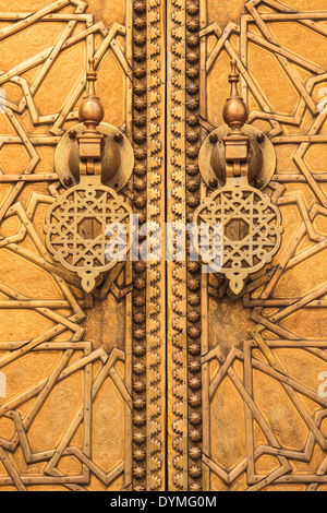 Porte d'or au palais de Fès, Maroc Banque D'Images