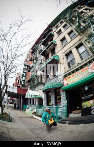 Le Caribe Hotel dans le quartier de Harlem à New York, le vendredi 18 avril, 2014. (© Richard B. Levine) Banque D'Images