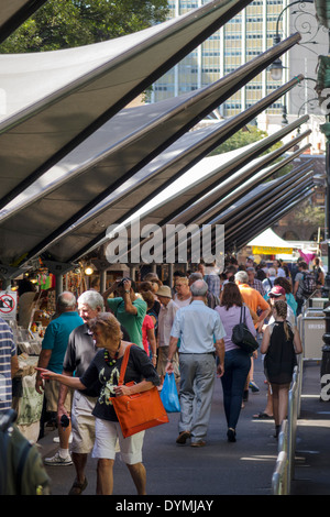 Sydney Australie,The Rocks Market,George Street,shopping shopper shoppers shopping marchés marché achats vente, magasin de détail magasins bus Banque D'Images