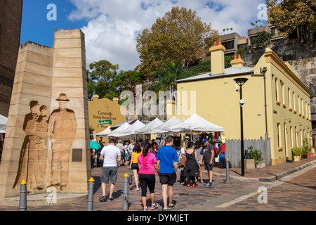 Sydney Australie,The Rocks Market,George Street,shopping shopper shoppers shopping marchés marché achats vente, magasin de détail magasins bus Banque D'Images