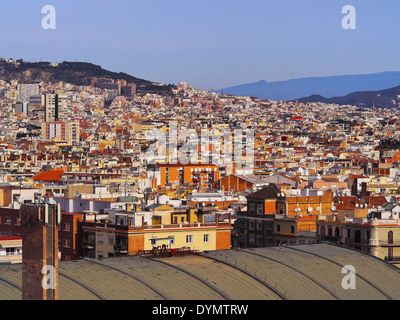 Paysage urbain de Barcelone - vue de la colline de Montjuic, Catalogne, Espagne Banque D'Images
