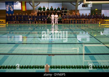 Manchester, UK. 22 avr, 2014. Présentation de l'équipe avant la FINA de water-polo Femmes Ligue Mondiale entre la Grande-Bretagne et l'Espagne. Credit : Action Plus Sport/Alamy Live News Banque D'Images