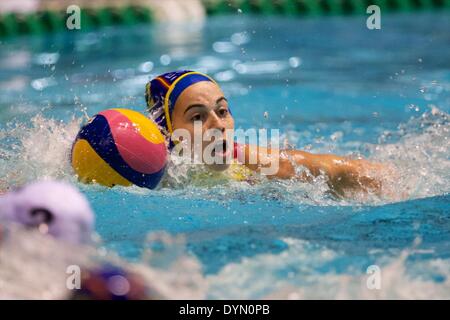 Manchester, UK. 22 avr, 2014. Espagne dvd Beatriz Ortiz en action au cours de la FINA de water-polo Femmes Ligue Mondiale entre la Grande-Bretagne et l'Espagne. Credit : Action Plus Sport/Alamy Live News Banque D'Images