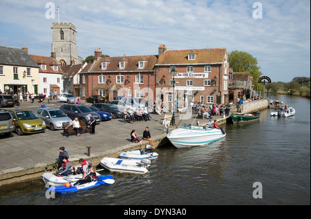 Frome River passe par Wareham dans le Dorset England UK Banque D'Images