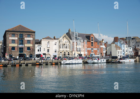 Avec bord de bateaux de pêche sur le quai à Weymouth Dorset England UK Banque D'Images