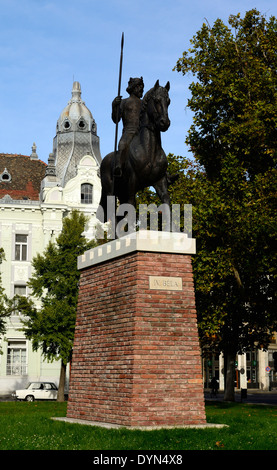 La Hongrie, Szeged, la place Széchenyi roi Béla IV statue équestre Banque D'Images