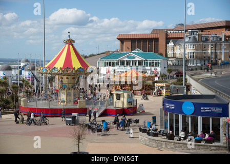 Front de mer de Bournemouth UK à l'ouest de l'établissement anglais populaires Resort Le complexe BIC et d'attractions touristiques avec vue sur la plage Banque D'Images