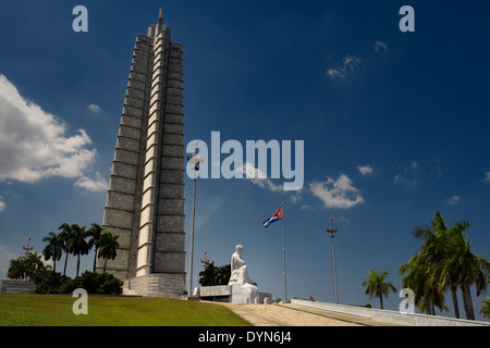 Sculpture et monument tower pour Jose Marti héros cubains à La Havane Cuba Banque D'Images