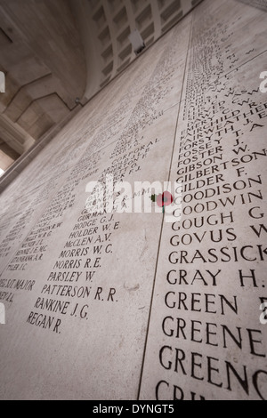 Les noms des soldats disparus de la WW1 batailles autour de la Porte de Menin à Ypres Banque D'Images