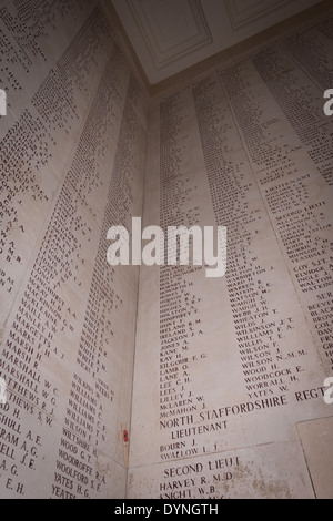 Les noms des soldats disparus de la WW1 batailles autour de la Porte de Menin à Ypres Banque D'Images