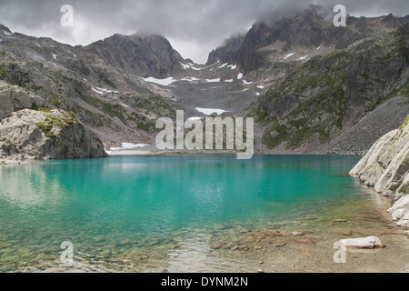 Le Lac Blanc dans les Aiguilles Rouges National Nature Reserve, Alpes Françaises. Banque D'Images