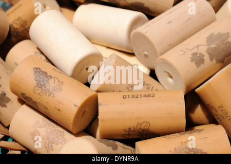 Collection de bouchons de bouteille de vin en plastique, Andalousie, Espagne, Europe de l'Ouest. Banque D'Images