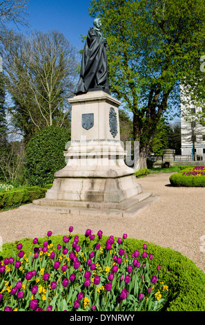 Statue de John 3e Marquis de Bute, Friary Gardens, le centre-ville de Cardiff, Pays de Galles du Sud. Banque D'Images