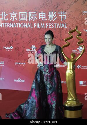 Beijing, Chine. Apr 23, 2014. L'actrice Zhang Ziyi pose au tapis rouge lors de la cérémonie de clôture du 4e Festival International du Film de Beijing à Beijing, capitale de Chine, le 23 avril 2014. © Zhang Yu/Xinhua/Alamy Live News Banque D'Images
