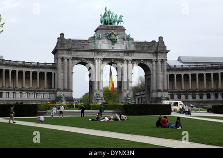 L'Arc de Triomphe.Parc du Cinquantenaire.Le Parc du Cinquantenaire.ou le Parc du Cinquantenaire.public parc urbain à Bruxelles.Belgique. Banque D'Images